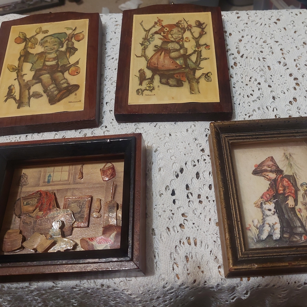 Vintage Wall Decor by Hummell